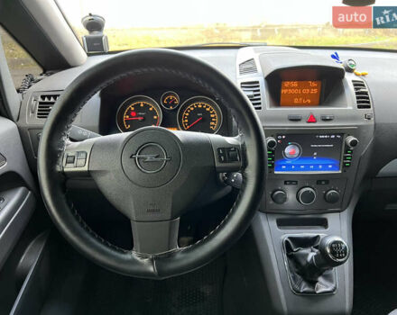 Черный Опель Зафира, объемом двигателя 1.91 л и пробегом 374 тыс. км за 4999 $, фото 9 на Automoto.ua