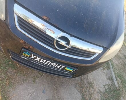 Черный Опель Зафира, объемом двигателя 1 л и пробегом 2 тыс. км за 5000 $, фото 2 на Automoto.ua