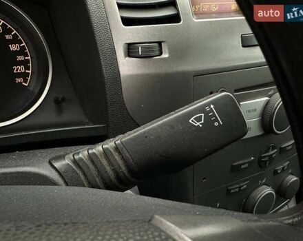 Черный Опель Зафира, объемом двигателя 1.91 л и пробегом 284 тыс. км за 5190 $, фото 22 на Automoto.ua