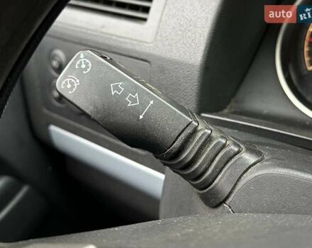 Черный Опель Зафира, объемом двигателя 1.91 л и пробегом 284 тыс. км за 5190 $, фото 20 на Automoto.ua