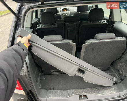 Черный Опель Зафира, объемом двигателя 1.6 л и пробегом 157 тыс. км за 5650 $, фото 21 на Automoto.ua