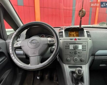 Черный Опель Зафира, объемом двигателя 1.91 л и пробегом 284 тыс. км за 5190 $, фото 12 на Automoto.ua