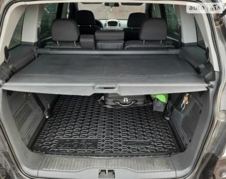 Черный Опель Зафира, объемом двигателя 1.6 л и пробегом 236 тыс. км за 5800 $, фото 7 на Automoto.ua