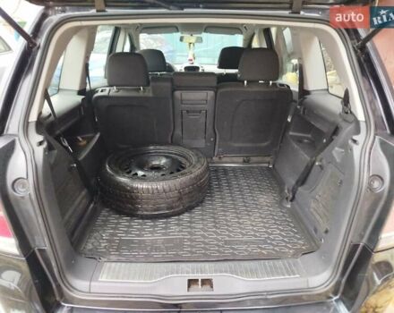 Черный Опель Зафира, объемом двигателя 1.6 л и пробегом 292 тыс. км за 4000 $, фото 4 на Automoto.ua