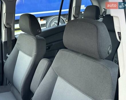 Черный Опель Зафира, объемом двигателя 1.8 л и пробегом 242 тыс. км за 5350 $, фото 52 на Automoto.ua