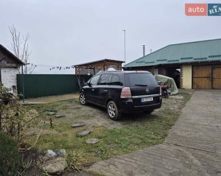 Черный Опель Зафира, объемом двигателя 1.6 л и пробегом 250 тыс. км за 4300 $, фото 1 на Automoto.ua