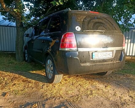 Черный Опель Зафира, объемом двигателя 1.6 л и пробегом 20 тыс. км за 5000 $, фото 5 на Automoto.ua