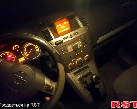 Черный Опель Зафира, объемом двигателя 1.6 л и пробегом 20 тыс. км за 5000 $, фото 6 на Automoto.ua