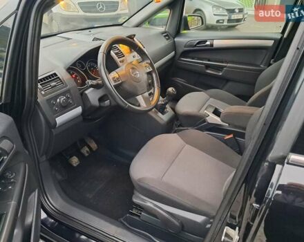 Черный Опель Зафира, объемом двигателя 1.8 л и пробегом 275 тыс. км за 5450 $, фото 56 на Automoto.ua