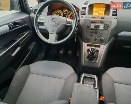 Черный Опель Зафира, объемом двигателя 1.8 л и пробегом 275 тыс. км за 5450 $, фото 62 на Automoto.ua