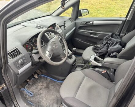 Черный Опель Зафира, объемом двигателя 1.9 л и пробегом 340 тыс. км за 2050 $, фото 5 на Automoto.ua