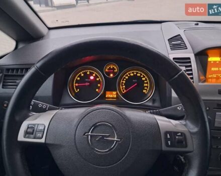 Черный Опель Зафира, объемом двигателя 1.8 л и пробегом 275 тыс. км за 5450 $, фото 65 на Automoto.ua