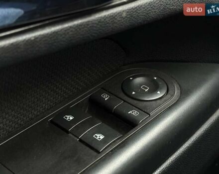 Черный Опель Зафира, объемом двигателя 1.91 л и пробегом 284 тыс. км за 5190 $, фото 15 на Automoto.ua