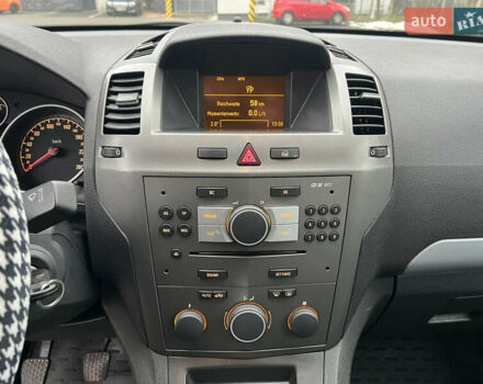 Черный Опель Зафира, объемом двигателя 1.6 л и пробегом 157 тыс. км за 5650 $, фото 18 на Automoto.ua