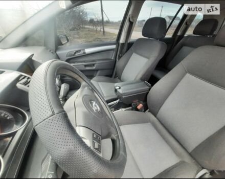 Черный Опель Зафира, объемом двигателя 1.6 л и пробегом 236 тыс. км за 5800 $, фото 10 на Automoto.ua