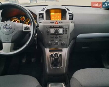 Черный Опель Зафира, объемом двигателя 1.8 л и пробегом 275 тыс. км за 5450 $, фото 63 на Automoto.ua