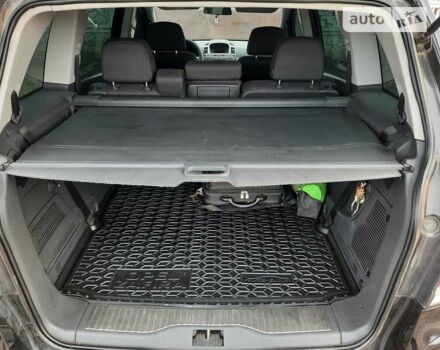 Черный Опель Зафира, объемом двигателя 1.6 л и пробегом 236 тыс. км за 5800 $, фото 8 на Automoto.ua