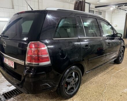 Черный Опель Зафира, объемом двигателя 2 л и пробегом 100 тыс. км за 2950 $, фото 4 на Automoto.ua