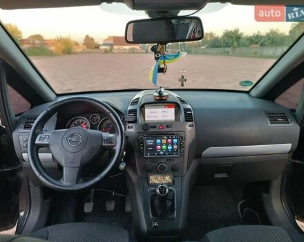 Черный Опель Зафира, объемом двигателя 1.8 л и пробегом 226 тыс. км за 5300 $, фото 5 на Automoto.ua