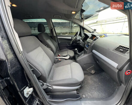 Черный Опель Зафира, объемом двигателя 1.91 л и пробегом 374 тыс. км за 4999 $, фото 20 на Automoto.ua