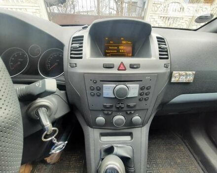 Черный Опель Зафира, объемом двигателя 1.6 л и пробегом 236 тыс. км за 5800 $, фото 6 на Automoto.ua