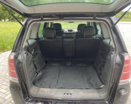 Черный Опель Зафира, объемом двигателя 1.9 л и пробегом 340 тыс. км за 5550 $, фото 8 на Automoto.ua