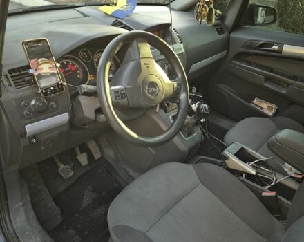 Черный Опель Зафира, объемом двигателя 1.6 л и пробегом 180 тыс. км за 4900 $, фото 18 на Automoto.ua