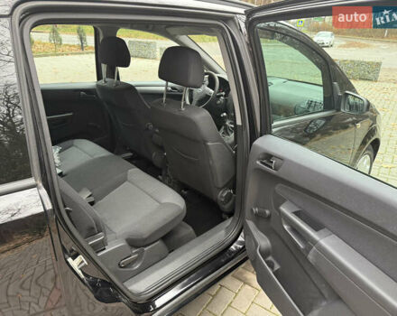 Черный Опель Зафира, объемом двигателя 1.6 л и пробегом 270 тыс. км за 4600 $, фото 14 на Automoto.ua