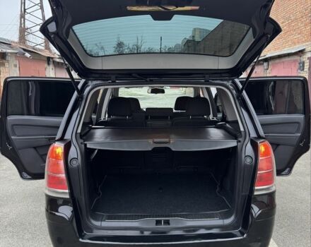 Черный Опель Зафира, объемом двигателя 1.8 л и пробегом 279 тыс. км за 4600 $, фото 12 на Automoto.ua