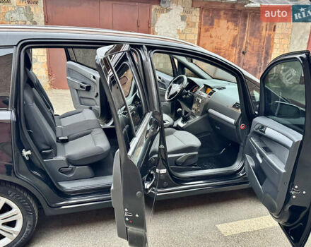 Чорний Опель Зафіра, об'ємом двигуна 1.8 л та пробігом 284 тис. км за 4600 $, фото 24 на Automoto.ua
