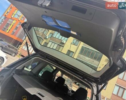 Черный Опель Зафира, объемом двигателя 2.2 л и пробегом 295 тыс. км за 4700 $, фото 4 на Automoto.ua