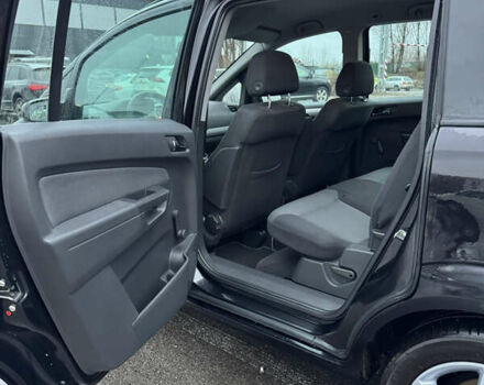 Черный Опель Зафира, объемом двигателя 1.8 л и пробегом 200 тыс. км за 6000 $, фото 8 на Automoto.ua