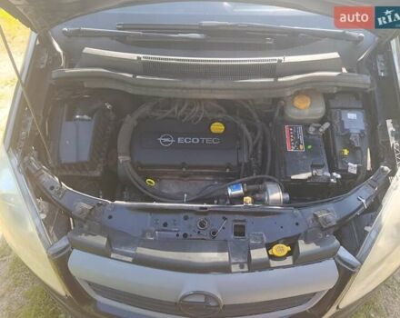 Черный Опель Зафира, объемом двигателя 1.6 л и пробегом 300 тыс. км за 5300 $, фото 9 на Automoto.ua