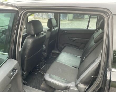 Черный Опель Зафира, объемом двигателя 1.9 л и пробегом 340 тыс. км за 5550 $, фото 5 на Automoto.ua