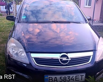 Черный Опель Зафира, объемом двигателя 1.6 л и пробегом 240 тыс. км за 5500 $, фото 2 на Automoto.ua
