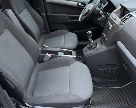 Черный Опель Зафира, объемом двигателя 1.8 л и пробегом 200 тыс. км за 6000 $, фото 18 на Automoto.ua