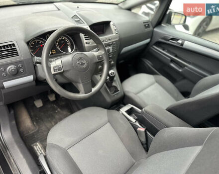 Черный Опель Зафира, объемом двигателя 1.8 л и пробегом 207 тыс. км за 5350 $, фото 10 на Automoto.ua