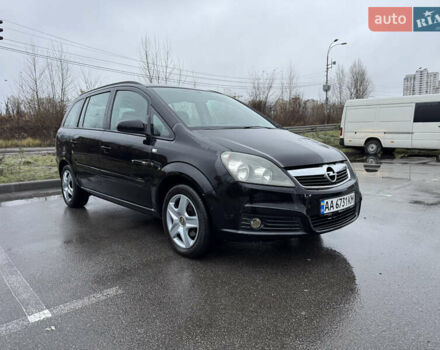 Черный Опель Зафира, объемом двигателя 1.8 л и пробегом 200 тыс. км за 6000 $, фото 2 на Automoto.ua