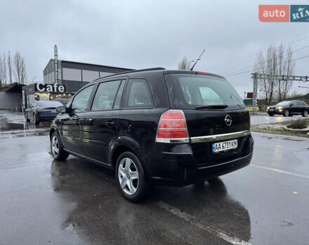 Черный Опель Зафира, объемом двигателя 1.8 л и пробегом 200 тыс. км за 6000 $, фото 6 на Automoto.ua