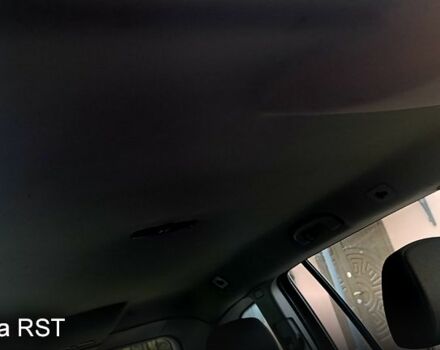 Черный Опель Зафира, объемом двигателя 1.6 л и пробегом 240 тыс. км за 5500 $, фото 10 на Automoto.ua