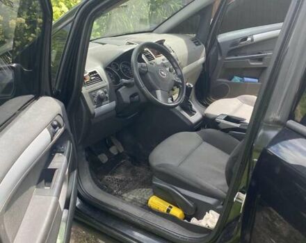 Черный Опель Зафира, объемом двигателя 1.9 л и пробегом 300 тыс. км за 6500 $, фото 2 на Automoto.ua