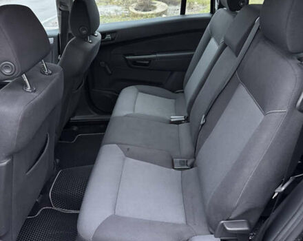 Черный Опель Зафира, объемом двигателя 1.8 л и пробегом 200 тыс. км за 6000 $, фото 16 на Automoto.ua