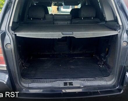 Черный Опель Зафира, объемом двигателя 1.9 л и пробегом 0 тыс. км за 6000 $, фото 6 на Automoto.ua