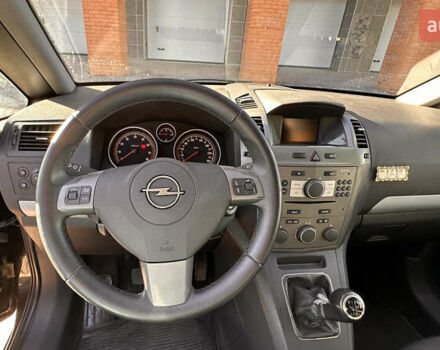 Чорний Опель Зафіра, об'ємом двигуна 1.8 л та пробігом 107 тис. км за 8200 $, фото 13 на Automoto.ua
