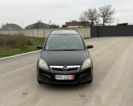 Черный Опель Зафира, объемом двигателя 1.9 л и пробегом 290 тыс. км за 2400 $, фото 6 на Automoto.ua