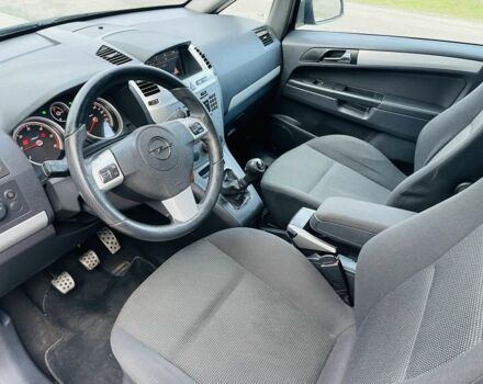 Черный Опель Зафира, объемом двигателя 1.9 л и пробегом 190 тыс. км за 5900 $, фото 12 на Automoto.ua