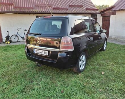 Черный Опель Зафира, объемом двигателя 1.9 л и пробегом 346 тыс. км за 5700 $, фото 4 на Automoto.ua