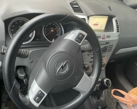 Черный Опель Зафира, объемом двигателя 1.8 л и пробегом 187 тыс. км за 5400 $, фото 4 на Automoto.ua