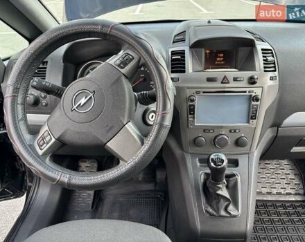 Черный Опель Зафира, объемом двигателя 1.9 л и пробегом 259 тыс. км за 6500 $, фото 18 на Automoto.ua