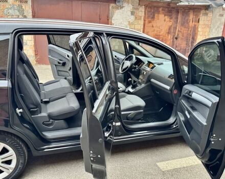 Черный Опель Зафира, объемом двигателя 1.8 л и пробегом 279 тыс. км за 4600 $, фото 15 на Automoto.ua